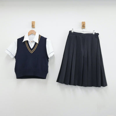 【中古】福岡県 久留米市立久留米商業高等学校 女子制服 3点（シャツ・ニットベスト・スカート）sf013993