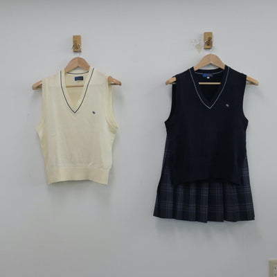 【中古】神奈川県 中央大学附属横浜高等学校 女子制服 3点（ニットベスト・スカート）sf014515