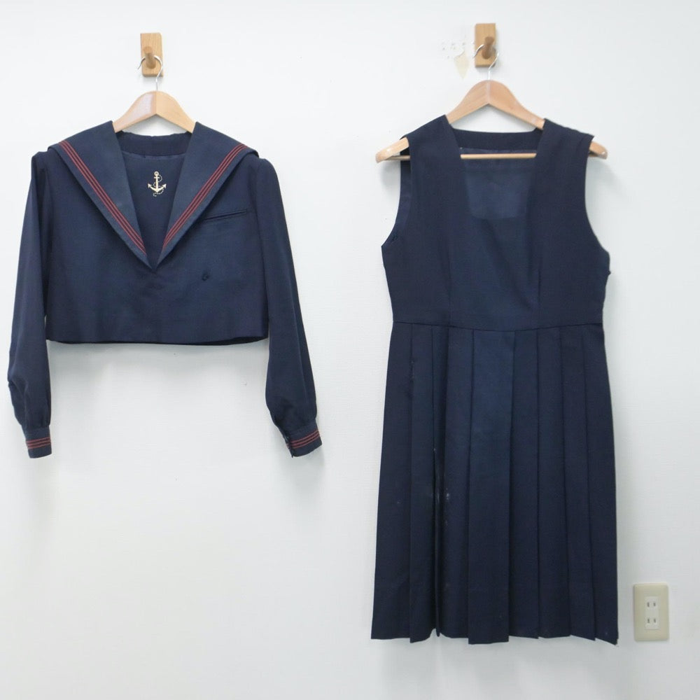 【中古】福岡県 福岡女学院中学校・高等学校 女子制服 2点（セーラー服・ジャンパースカート）sf014655