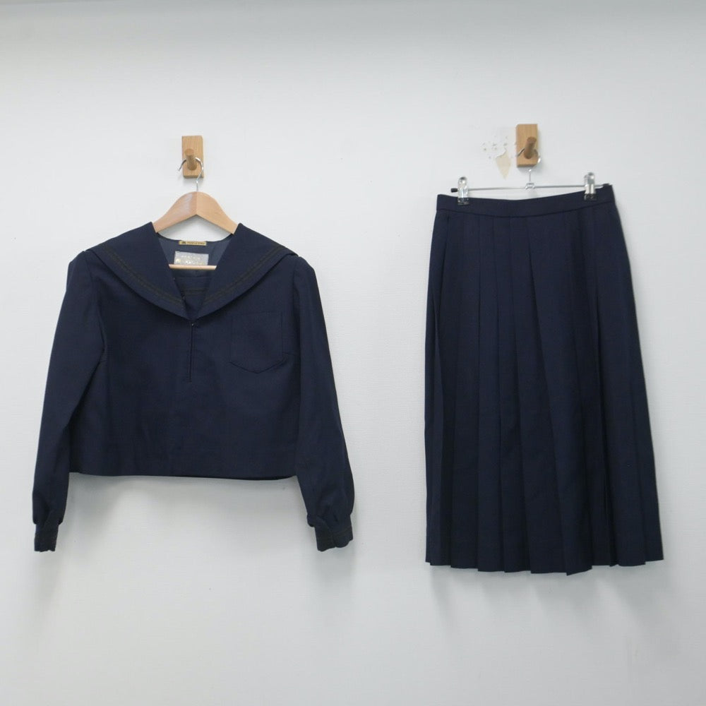 【中古】北海道 室蘭栄高等学校 女子制服 2点（セーラー服・スカート）sf014678