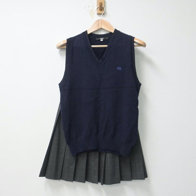 【中古】千葉県 東邦大学付属東邦高等学校 女子制服 3点（ニットベスト・スカート）sf014798