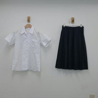 【中古】兵庫県 明石市立大久保中学校 女子制服 2点（シャツ・スカート）sf014860