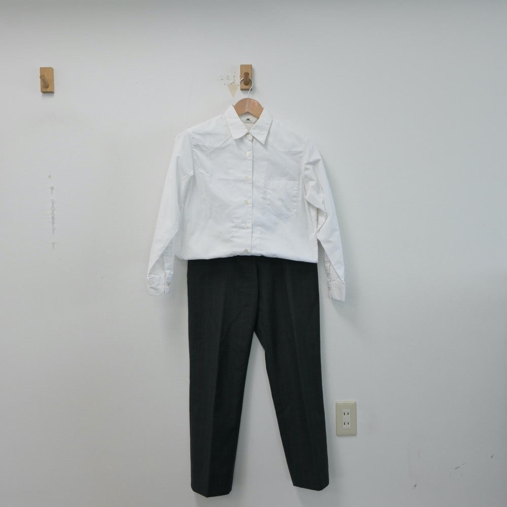 【中古】千葉県 国府台女子学院中等部・高等部 女子制服 2点（シャツ・ズボン）sf015124