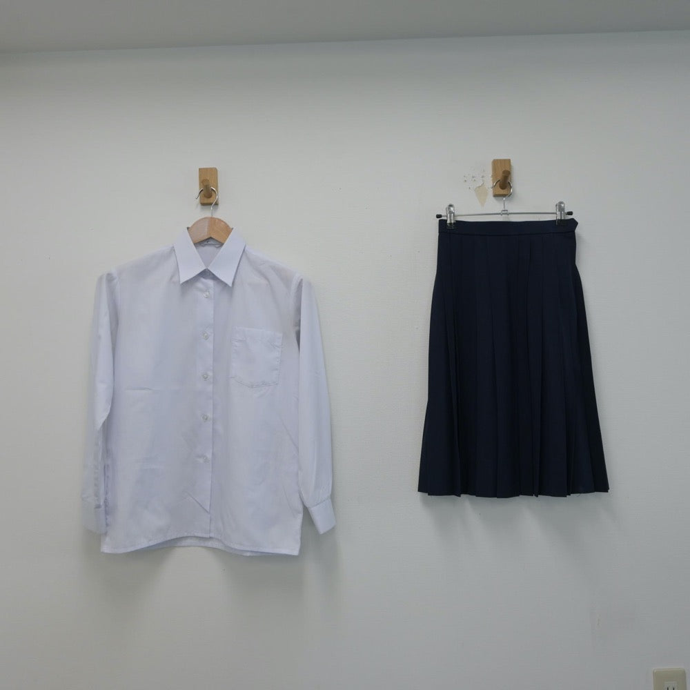 【中古】大阪府 第四中学校 女子制服 2点（シャツ・スカート）sf015138