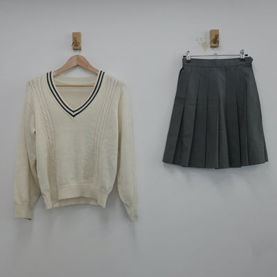 【中古】東京都 専修大学附属高等学校 女子制服 2点（ニット・スカート）sf015266