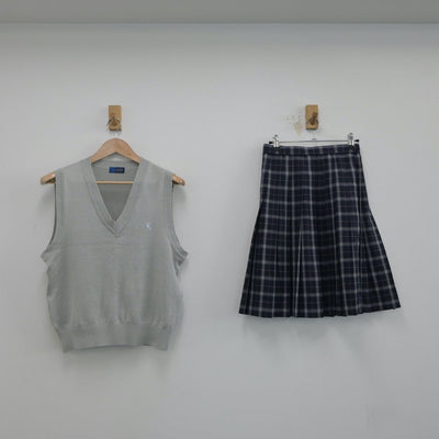 【中古】東京都 小石川中等教育学校 女子制服 3点（ニットベスト・スカート・スカート）sf015301