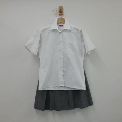 【中古】東京都 東京都立日比谷高等学校 女子制服 2点（シャツ・スカート）sf015423