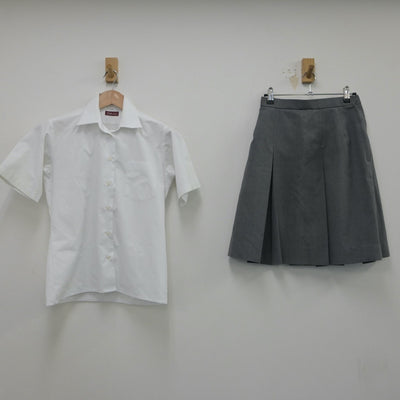 【中古】東京都 東京都立日比谷高等学校 女子制服 2点（シャツ・スカート）sf015423