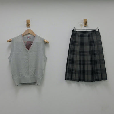 【中古】東京都 日本大学高等学校 女子制服 4点（ニットベスト・スカート）sf015470