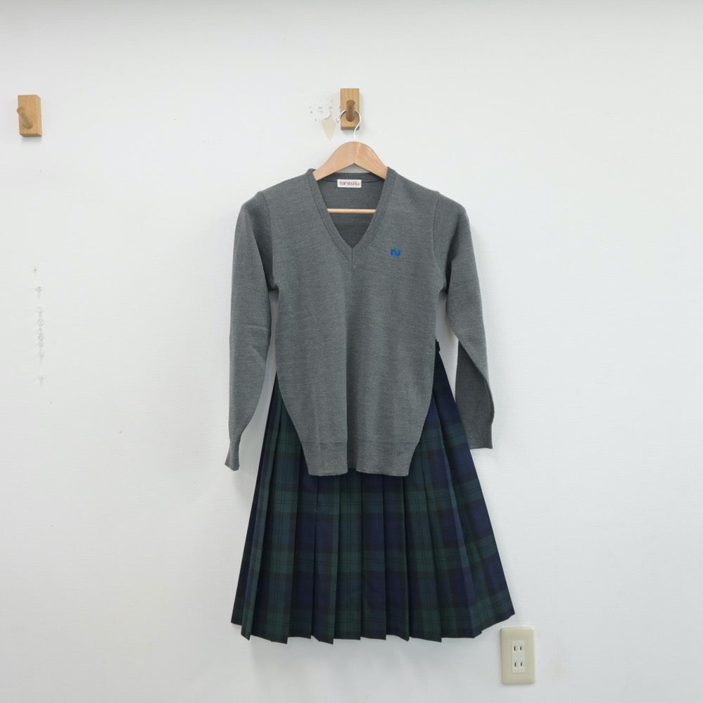 【中古】栃木県 野木第二中学校 女子制服 2点（ニット・スカート）sf015602