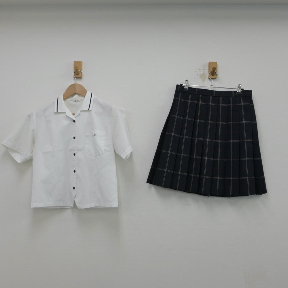 【中古】東京都 駒澤大学高等学校 女子制服 3点（シャツ・ニットベスト・スカート）sf015686