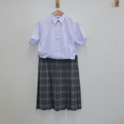 【中古】群馬県 群馬県立大間々高等学校 女子制服 2点（シャツ・スカート）sf015764