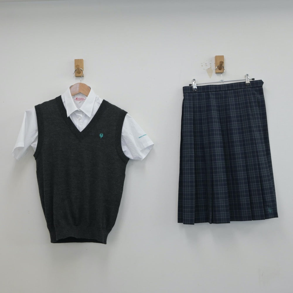 【中古】大阪府 大阪学芸中等教育学校 女子制服 3点（シャツ・ニットベスト・スカート）sf015809