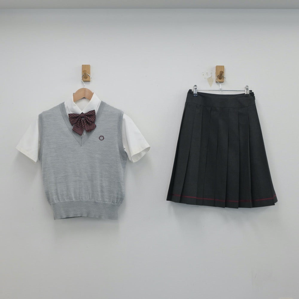 【中古】東京都 桜美林高等学校 女子制服 4点（シャツ・ニットベスト・スカート）sf015851