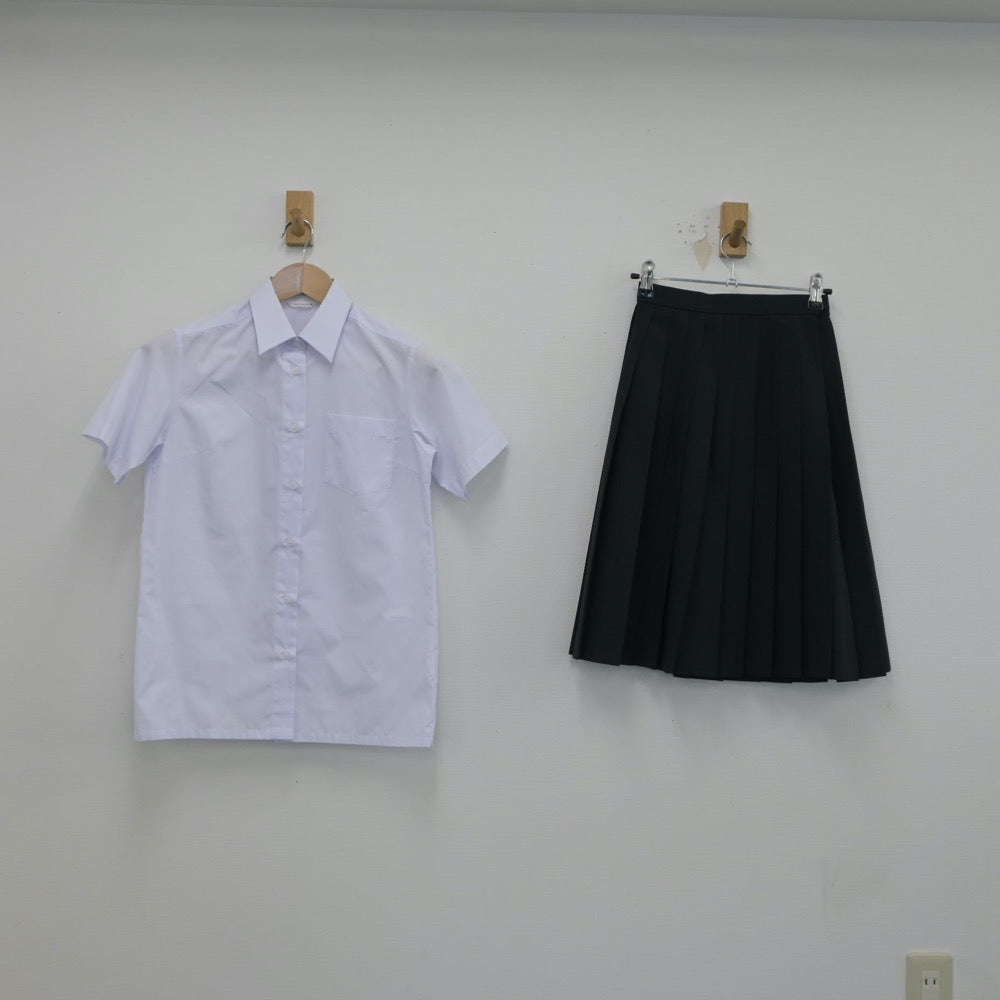 【中古】岐阜県 津保川中学校 女子制服 2点（シャツ・スカート）sf016308