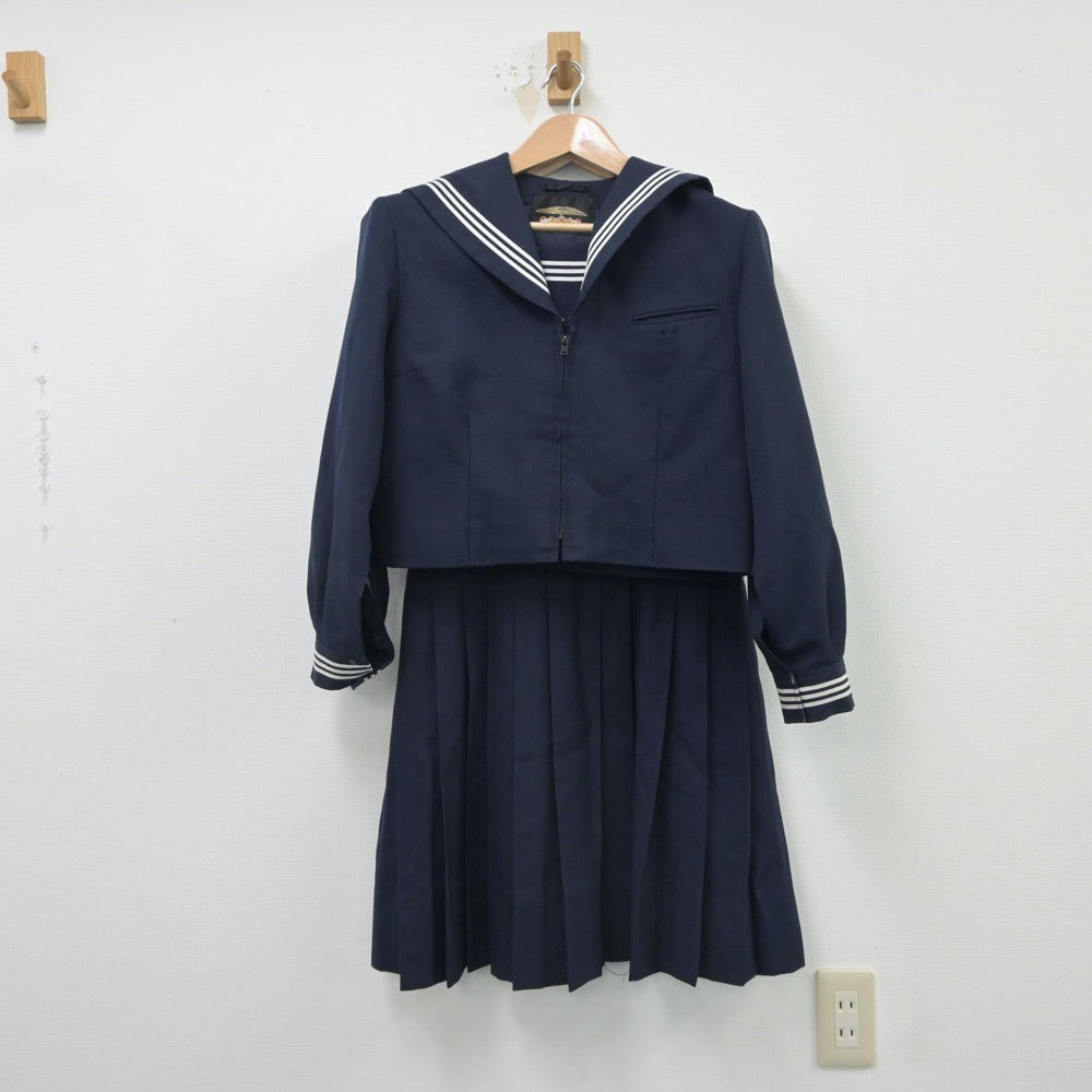 【中古】東京都 糀谷中学校 女子制服 2点（セーラー服・ジャンパースカート）sf016316