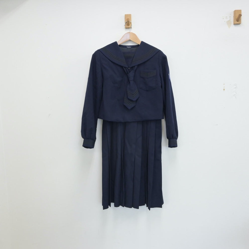 【中古】北海道 私立藤女子高等学校 女子制服 4点（セーラー服・コート・ニット・ジャンパースカート）sf016362