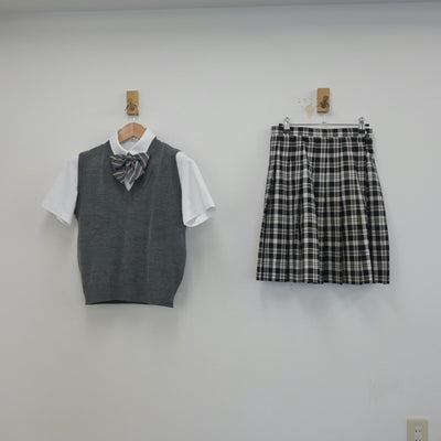 【中古】東京都 中央大学附属中学校 女子制服 4点（シャツ・ニットベスト・スカート）sf016393