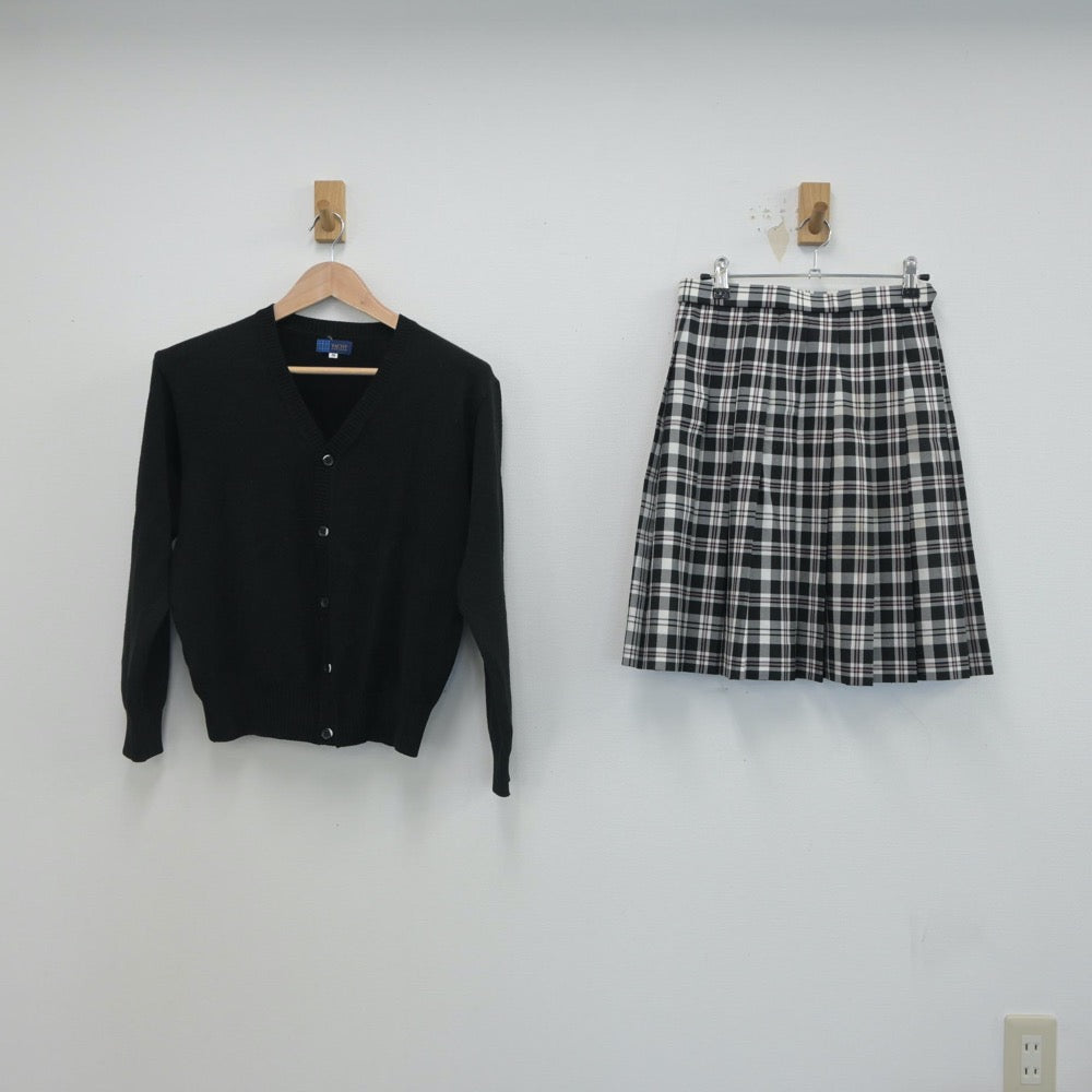 【中古】東京都 中央大学附属中学校 女子制服 2点（ニット・スカート）sf016394