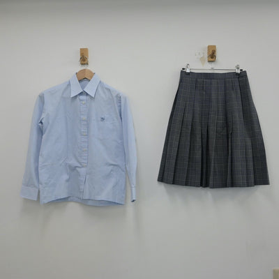 【中古】東京都 明治大学付属中野八王子高等学校 女子制服 2点（シャツ・スカート）sf016485