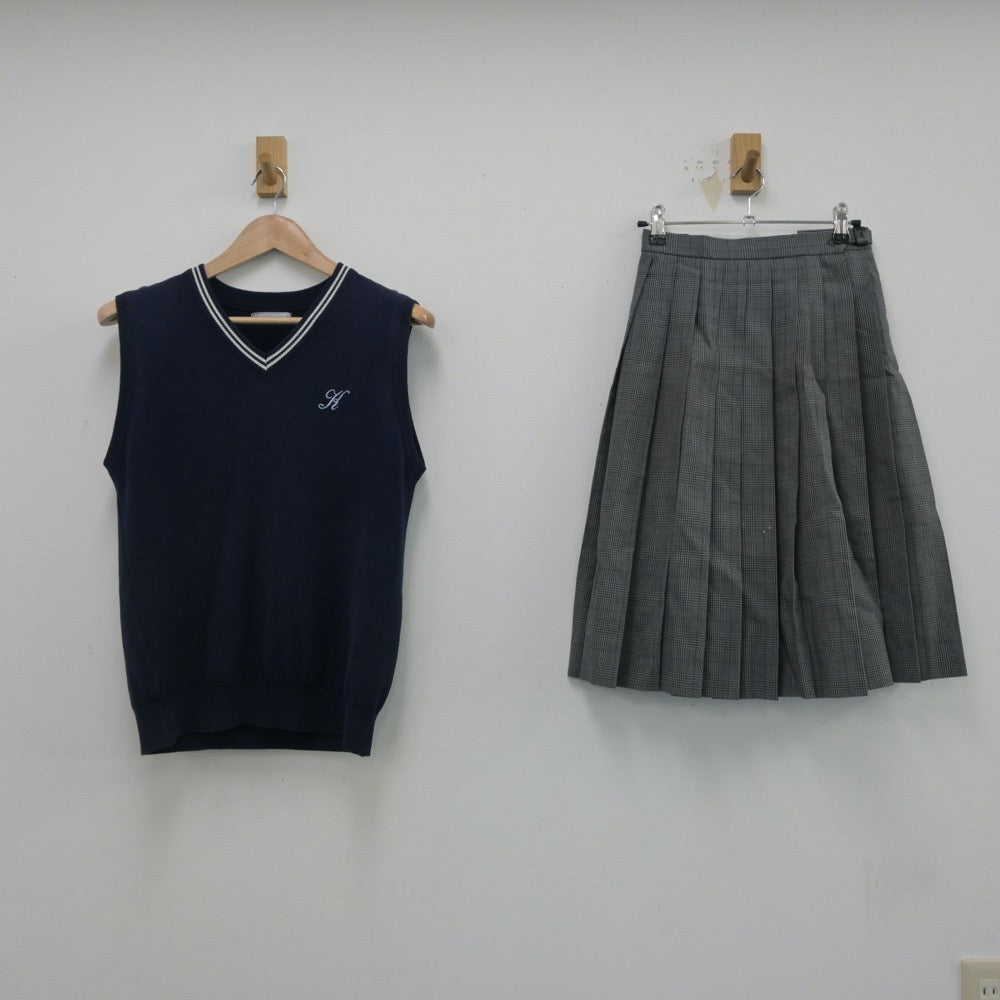 【中古】大阪府 近畿大学附属高等学校 女子制服 3点（ニットベスト・スカート）sf016519