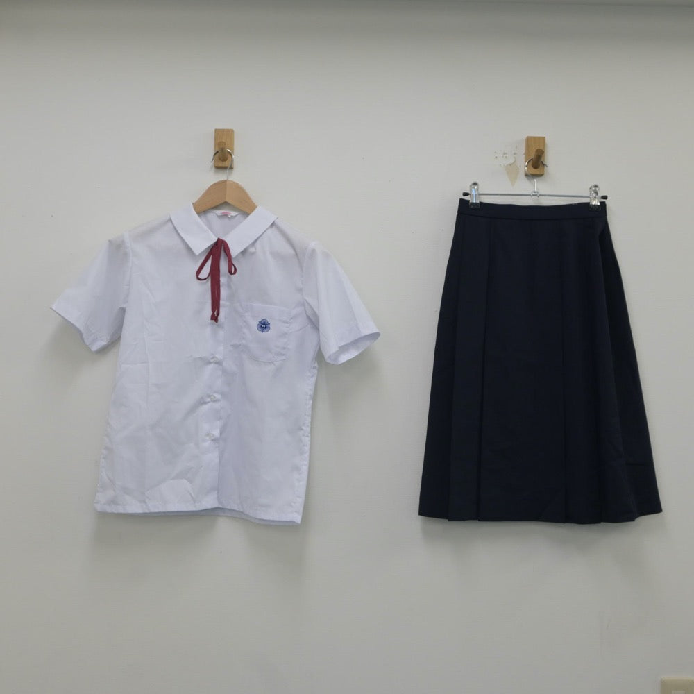 【中古】東京都 葛西第三中学校 女子制服 2点（シャツ・スカート）sf016603