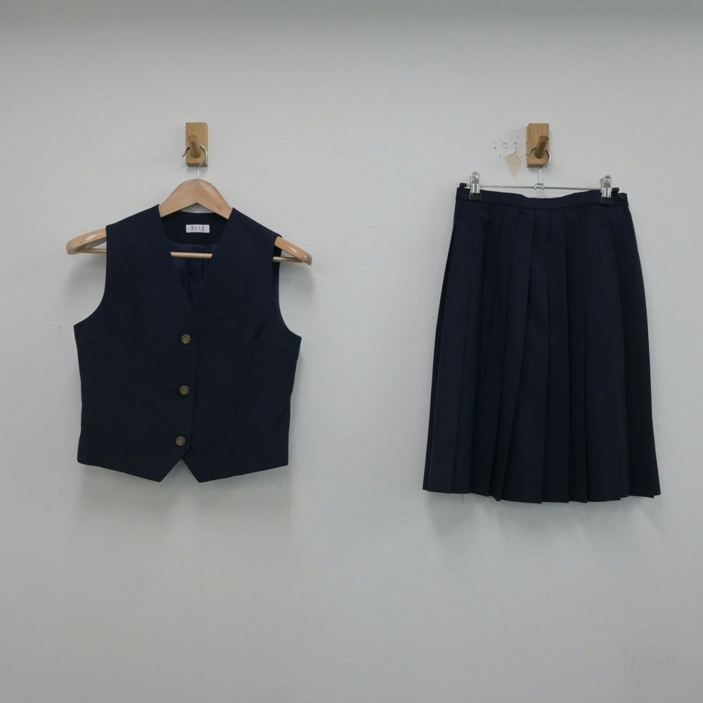 【中古】埼玉県 大宮高等学校 女子制服 2点（ベスト・スカート）sf016662