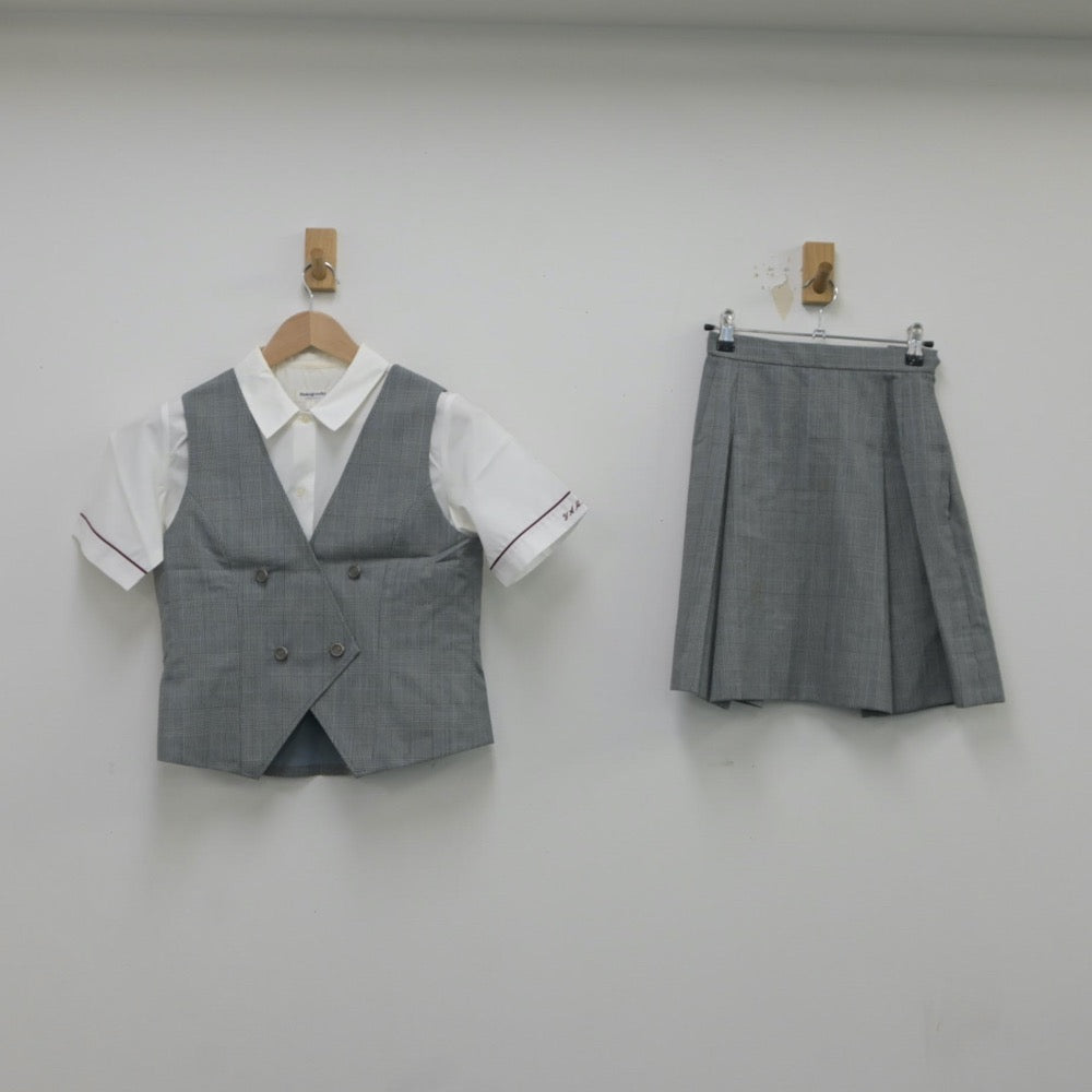 【中古】神奈川県 山手学院高等学校 女子制服 4点（シャツ・ベスト・スカート）sf016756