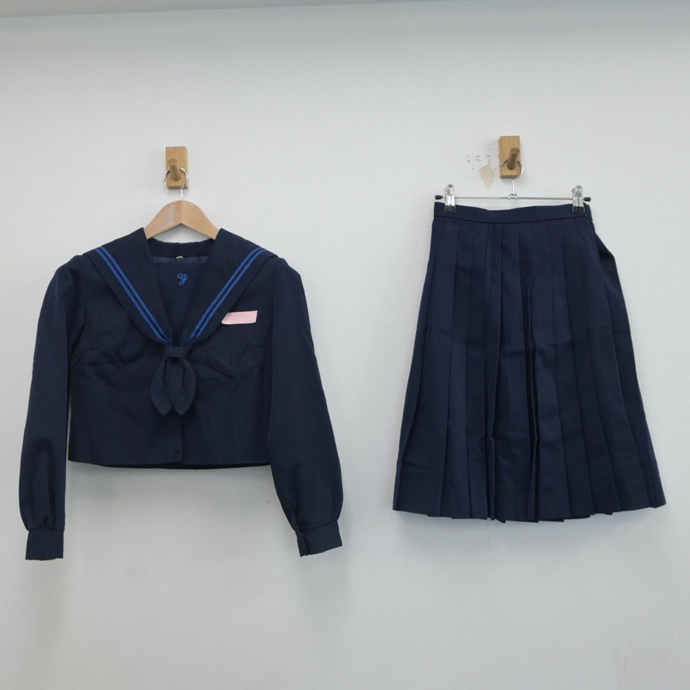 【中古】大分県 湯布院中学校 女子制服 2点（セーラー服・スカート）sf016769