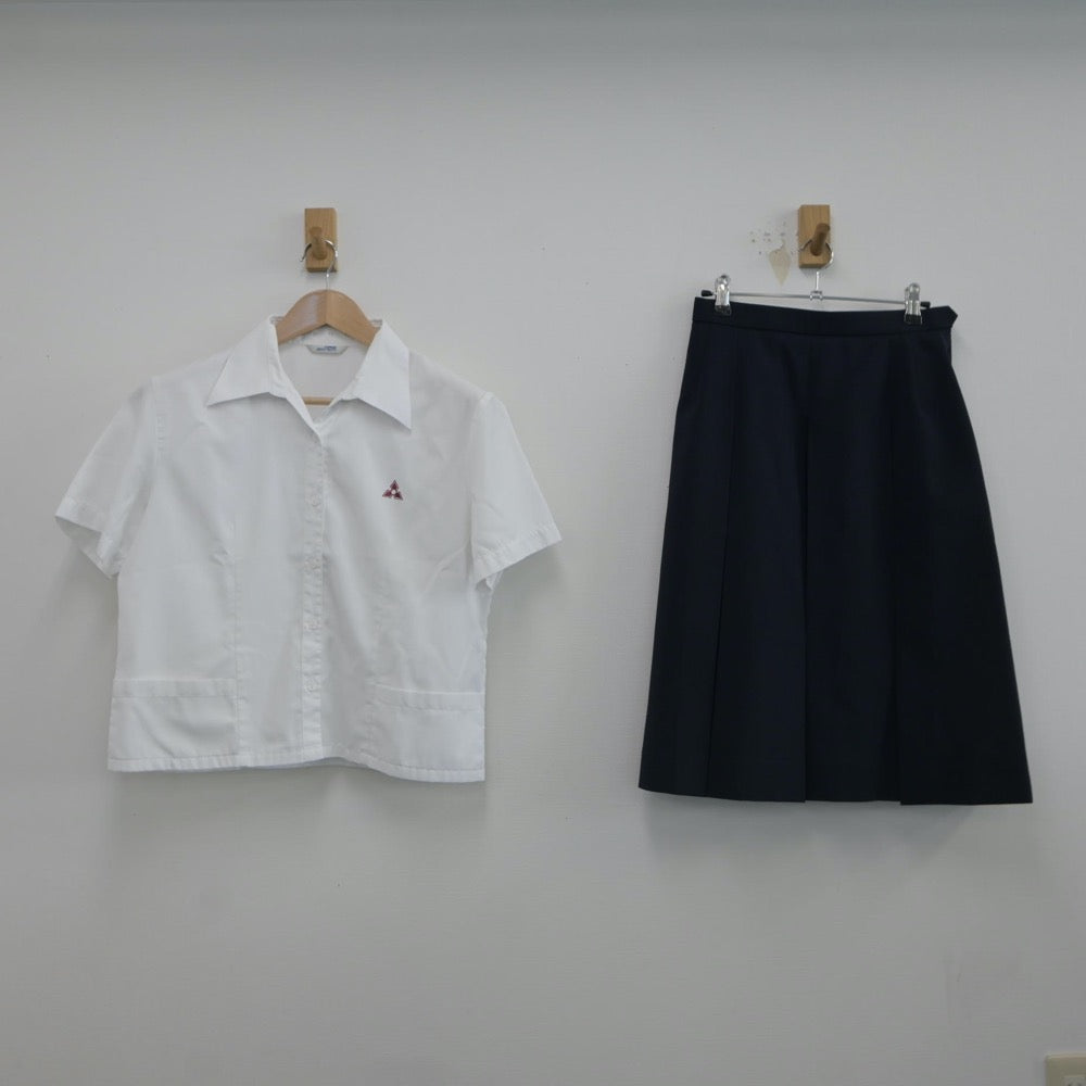 【中古】青森県 青森西高等学校 女子制服 2点（シャツ・スカート）sf016804