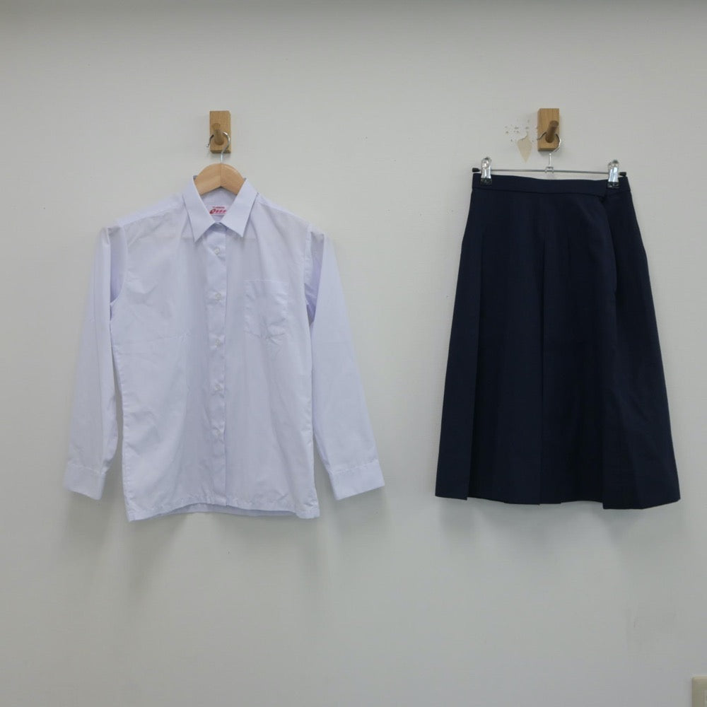 【中古】埼玉県 吉川市立南中学校 女子制服 2点（シャツ・スカート）sf017498