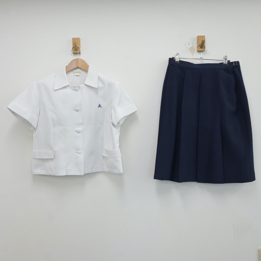 【中古】長崎県 諫早高等学校 女子制服 2点（シャツ・スカート）sf017515