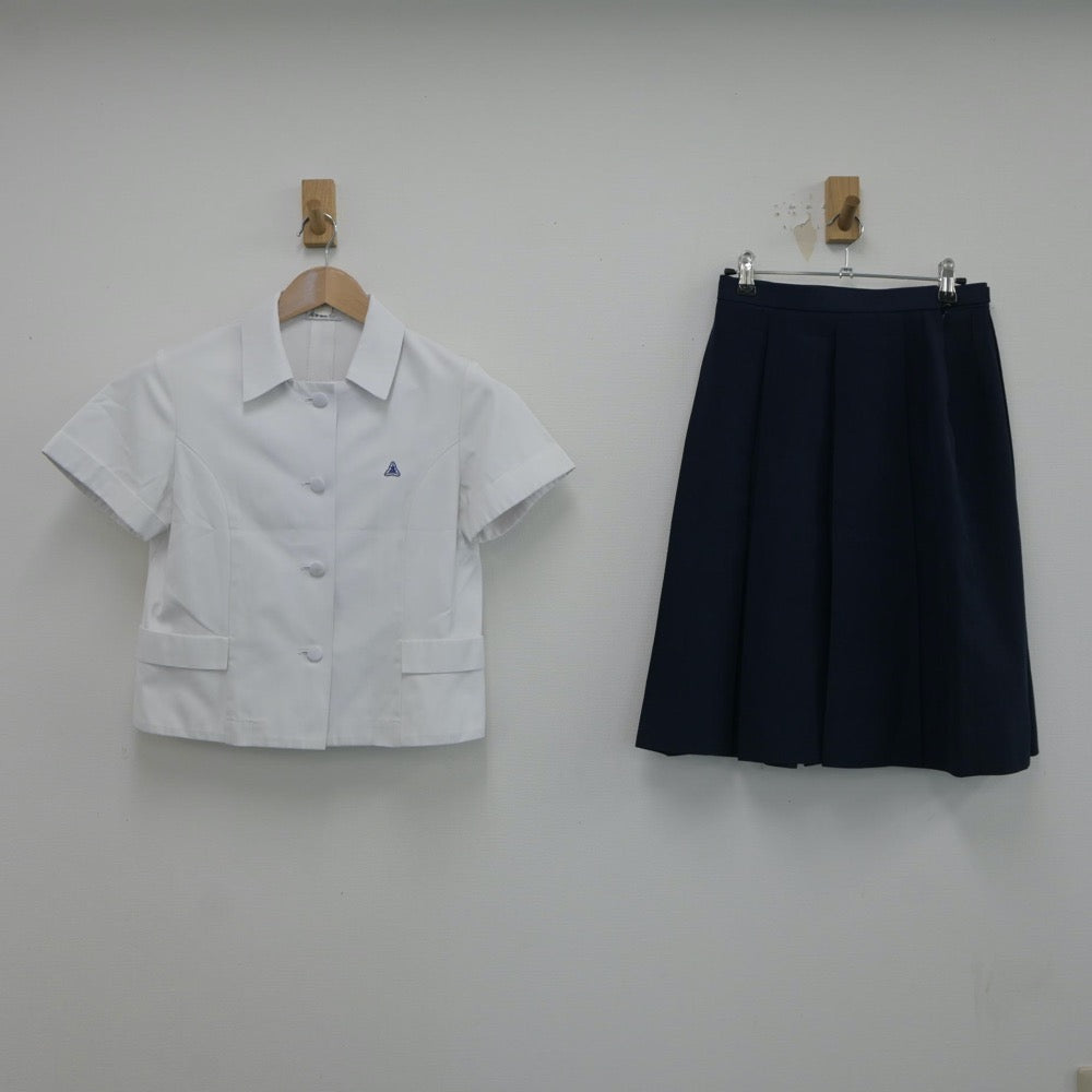 【中古】長崎県 諫早高等学校 女子制服 2点（シャツ・スカート）sf017516