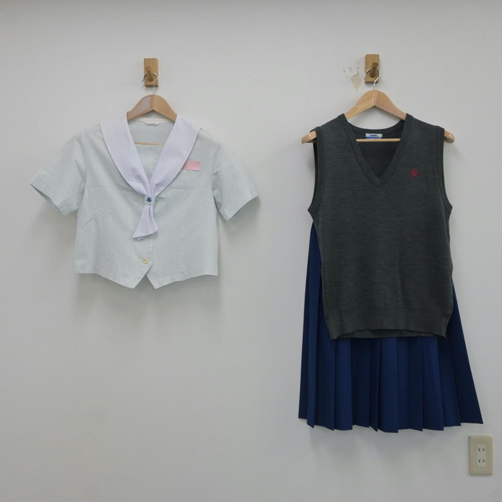 【中古】長崎県 真城中学校 女子制服 3点（セーラー服・ニットベスト・スカート）sf017548