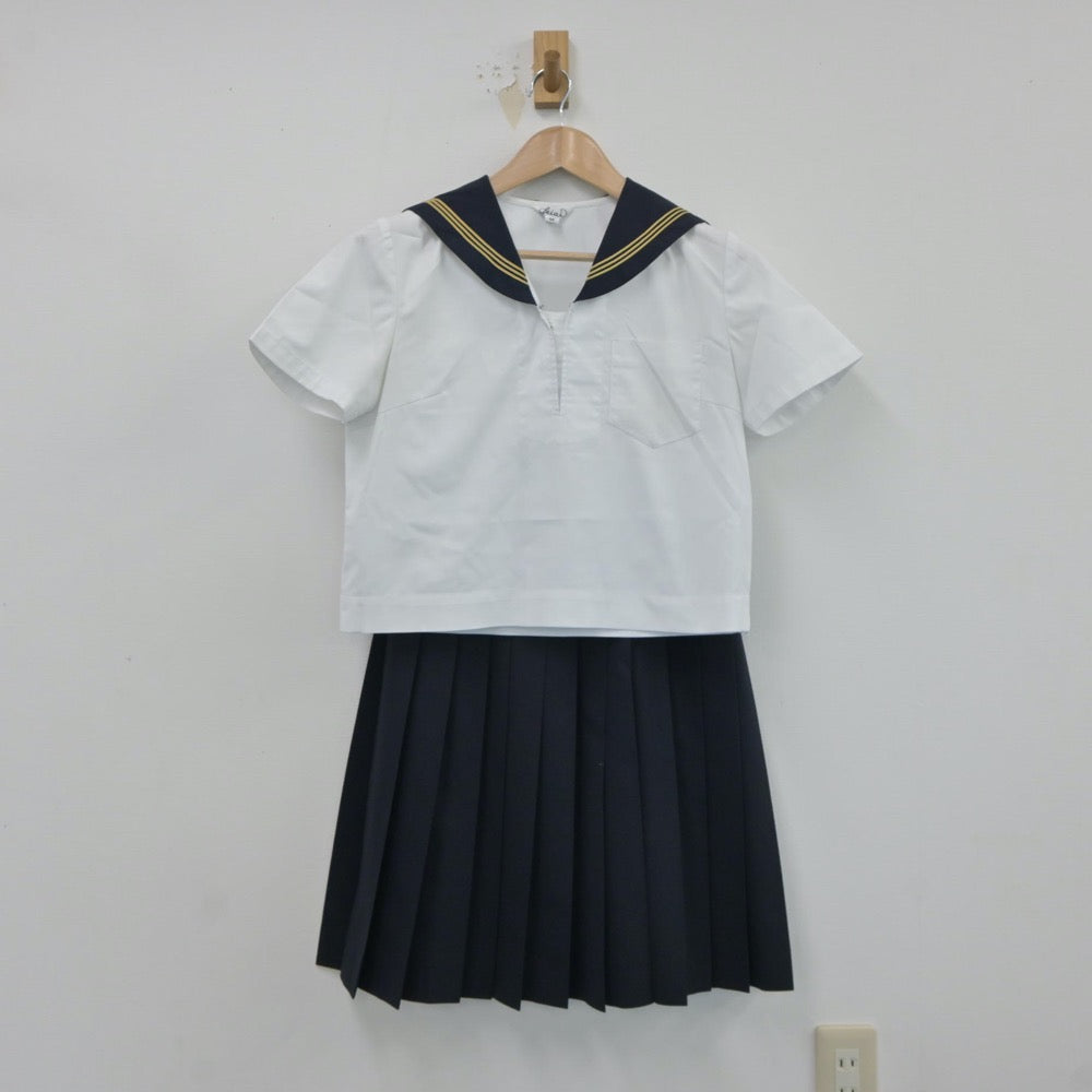 【中古】青森県 弘前学院聖愛高等学校 女子制服 2点（セーラー服・スカート）sf017625