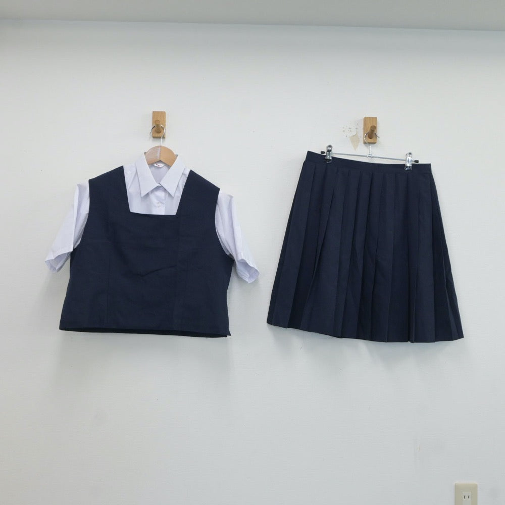 【中古】東京都 杉並区立松ノ木中学校 女子制服 3点（ベスト・シャツ・スカート）sf017661