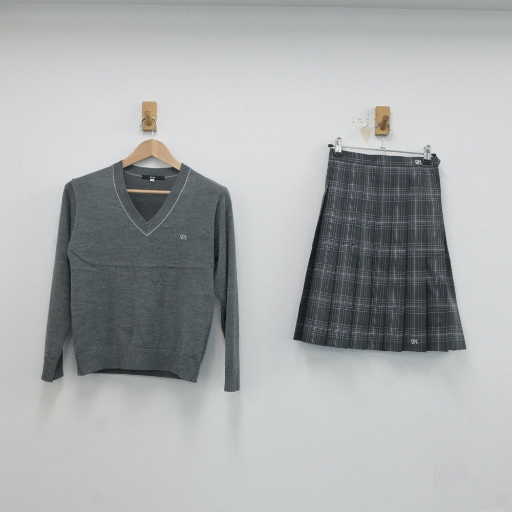 【中古】東京都 町田総合高等学校 女子制服 2点（ニット・スカート）sf017679