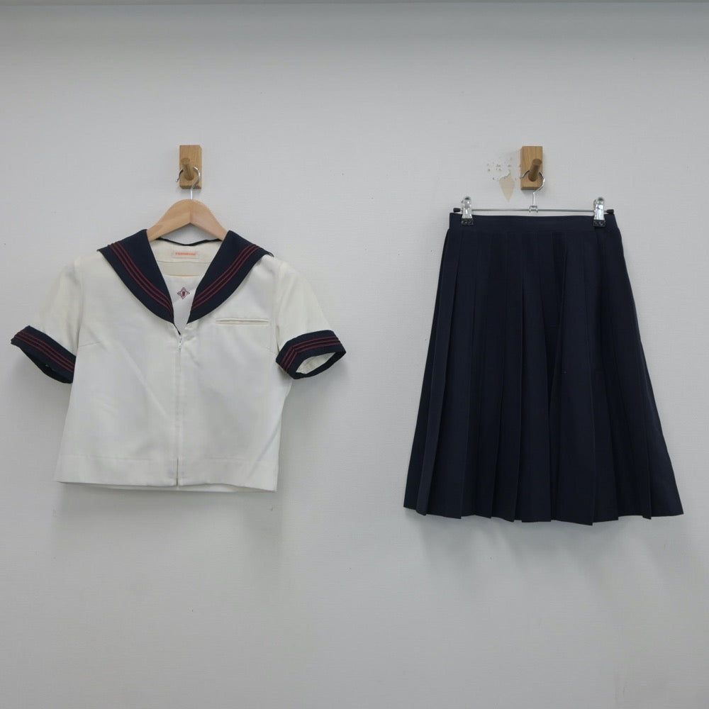 【中古】東京都 日本大学豊山女子中学校・高等学校 女子制服 2点（セーラー服・スカート）sf017760