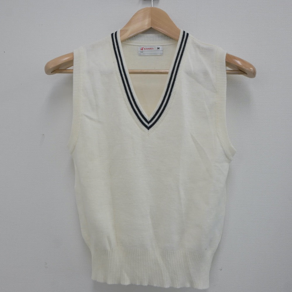 【中古】京都府 亀岡市立亀岡中学校 女子制服 2点（ニットベスト・スカート）sf017923