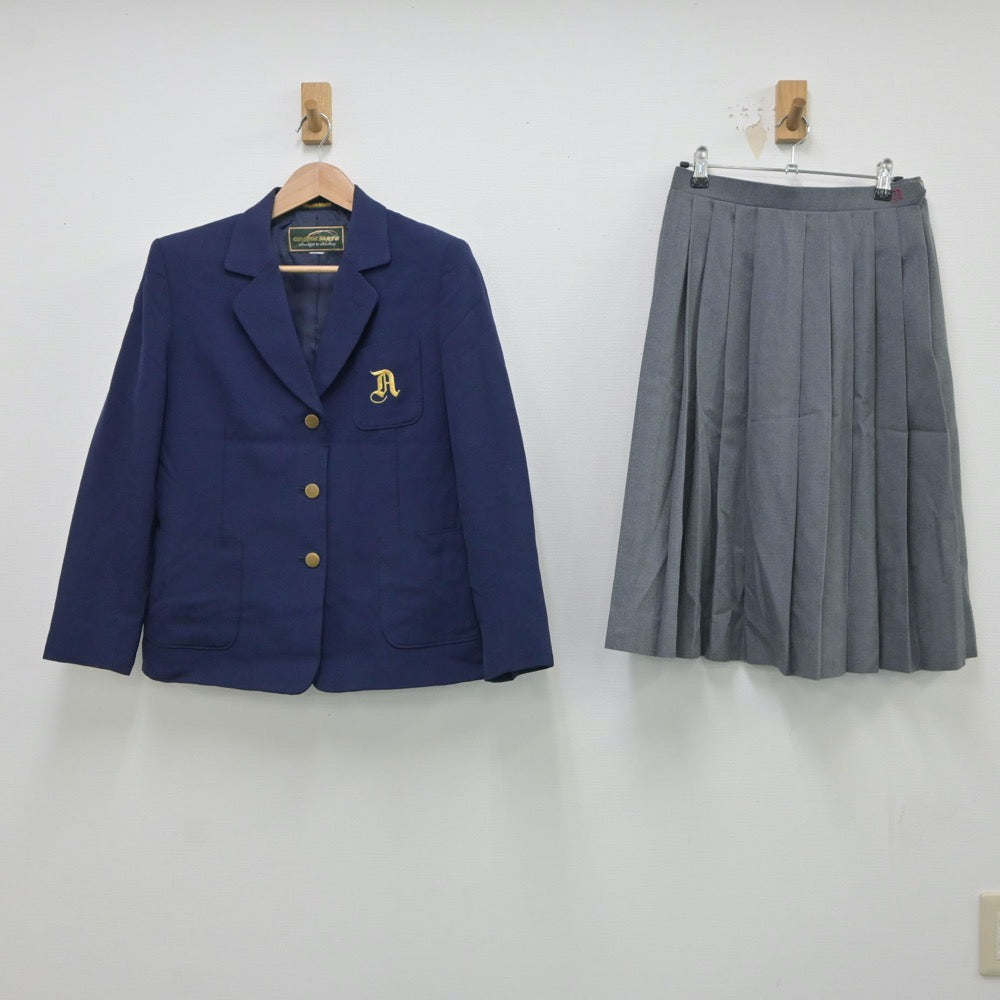 【中古】埼玉県 青木中学校 女子制服 2点（ブレザー・スカート）sf018136