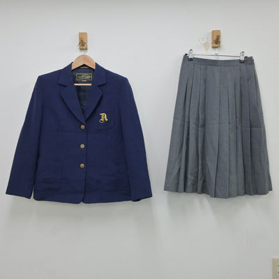 【中古】埼玉県 青木中学校 女子制服 2点（ブレザー・スカート）sf018137