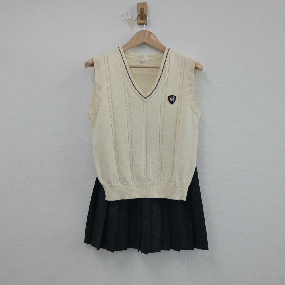 【中古】岡山県 西大寺高等学校 女子制服 2点（ニットベスト・スカート）sf018153