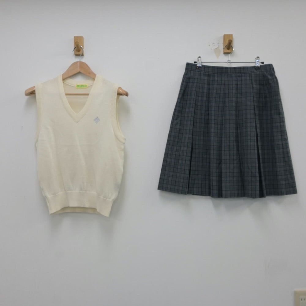 【中古】東京都 田無第一中学校 女子制服 2点（ニットベスト・スカート）sf018490