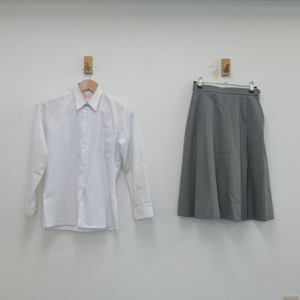 【中古】埼玉県 草加市立瀬崎中学校 女子制服 2点（シャツ・スカート）sf018930