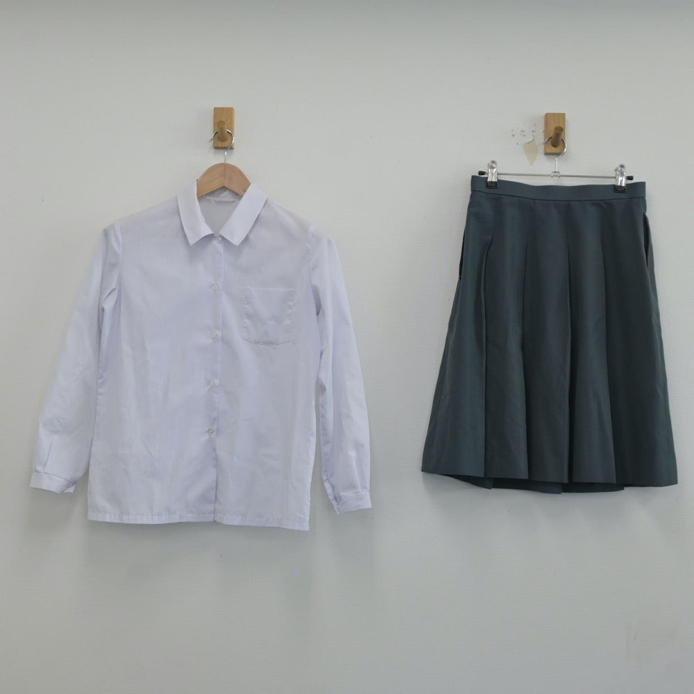 【中古】愛媛県 松山南高等学校 女子制服 2点（シャツ・スカート）sf018997