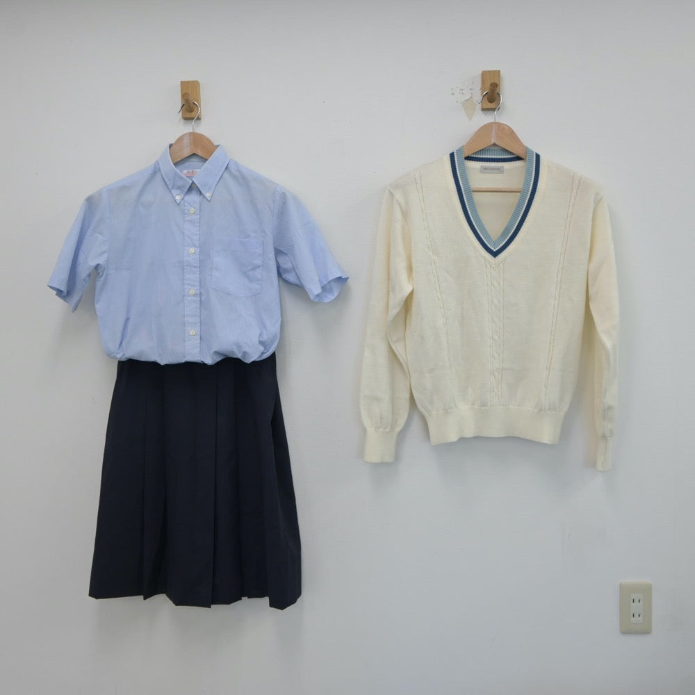 【中古】東京都 足立区立第四中学校 女子制服 3点（シャツ・ニット・スカート）sf019188