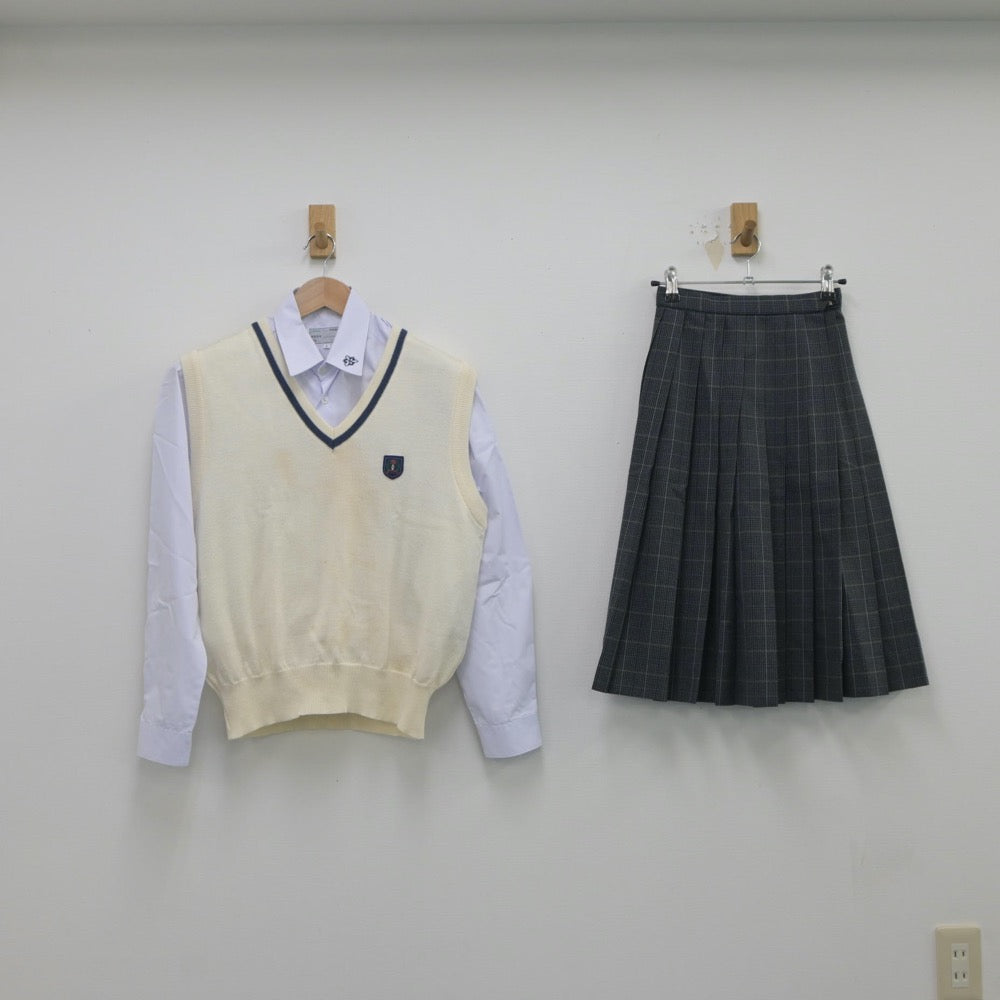 【中古】沖縄県 沖縄県立那覇国際高等学校 女子制服 3点（ニットベスト・シャツ・スカート）sf019497