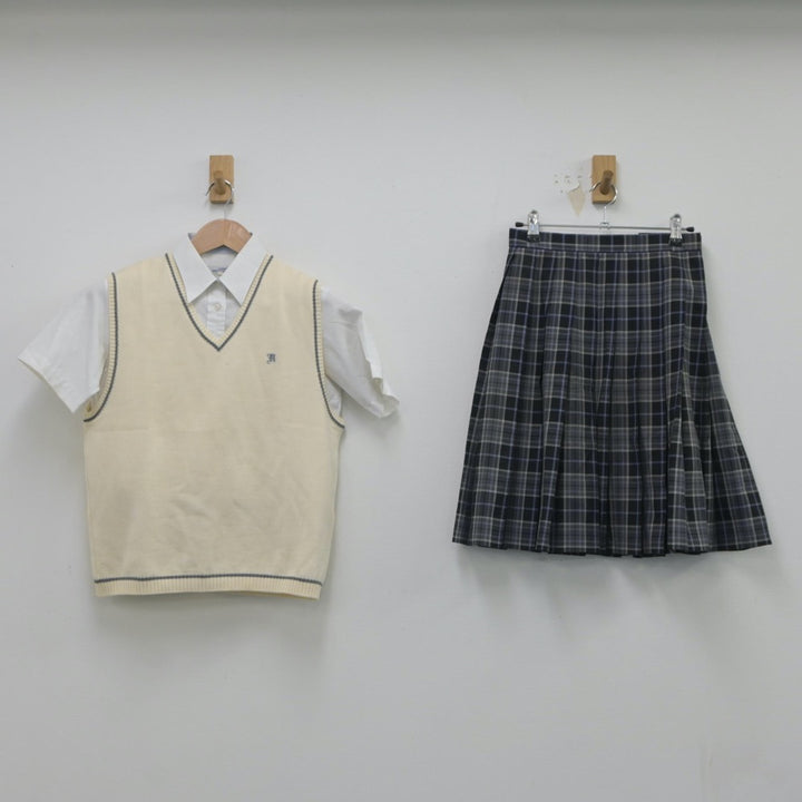 中古制服】京都府 龍谷大学付属平安中学校 女子制服 3点（シャツ