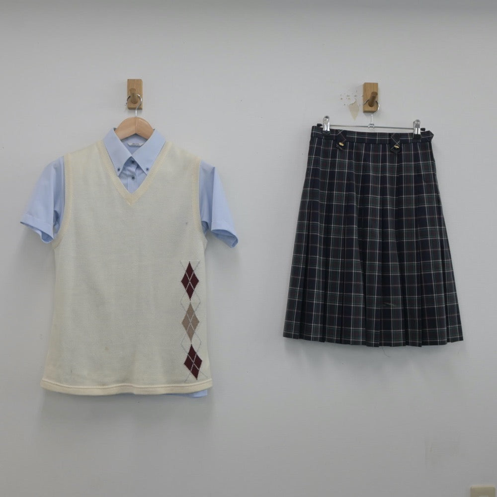 【中古】京都府 立命館宇治高等学校 女子制服 3点（ニットベスト・シャツ・スカート）sf019752