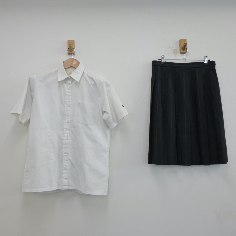 【中古】大阪府 薫英女学院高等学校 女子制服 2点（シャツ・スカート）sf020102